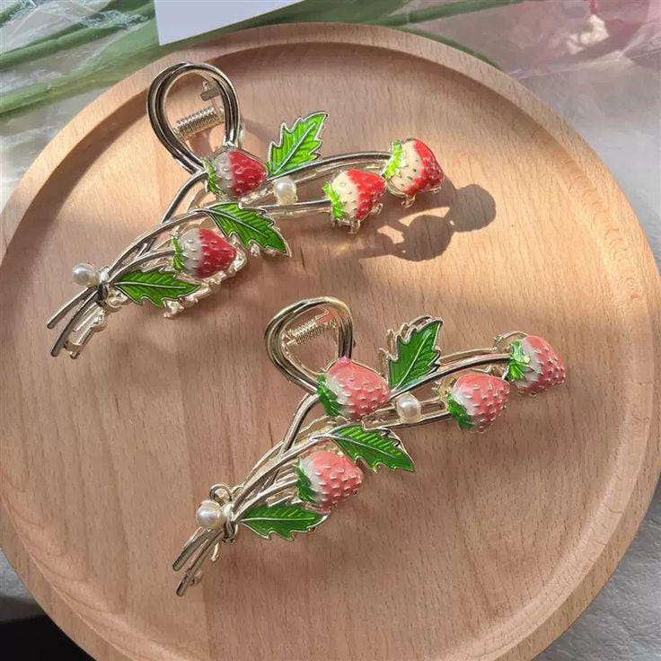 Strawberry 🍓 Claw Clips
