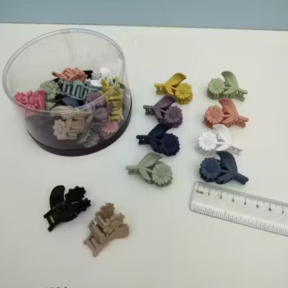 Daisy Bloom Matte Claw Clip