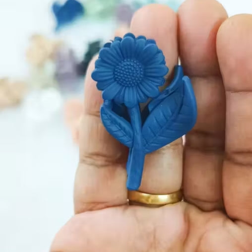 Daisy Bloom Matte Claw Clip